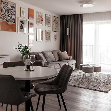 Bright Kaunas Apartment With Castle View Buitenkant foto