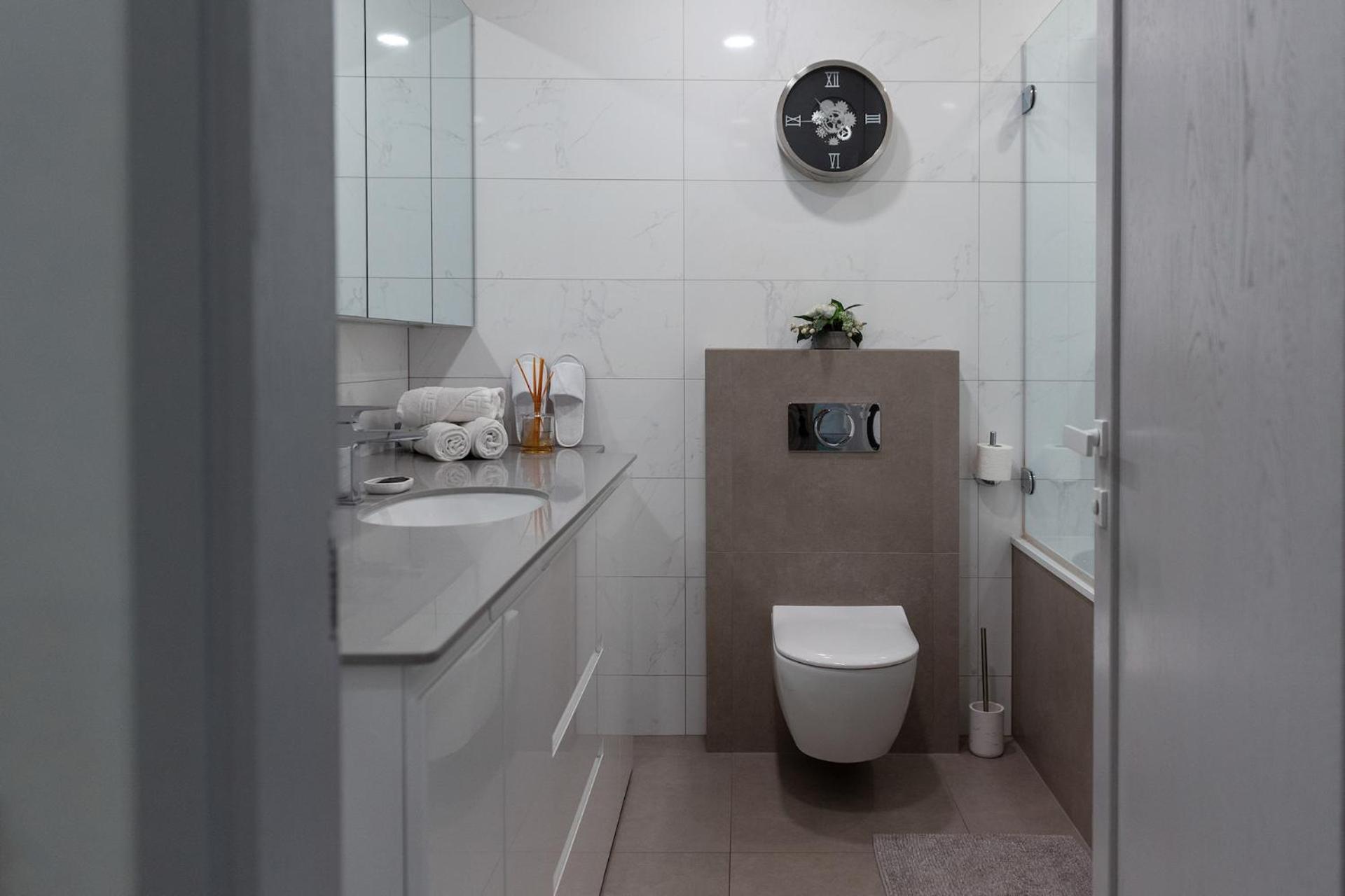 Bright Kaunas Apartment With Castle View Buitenkant foto