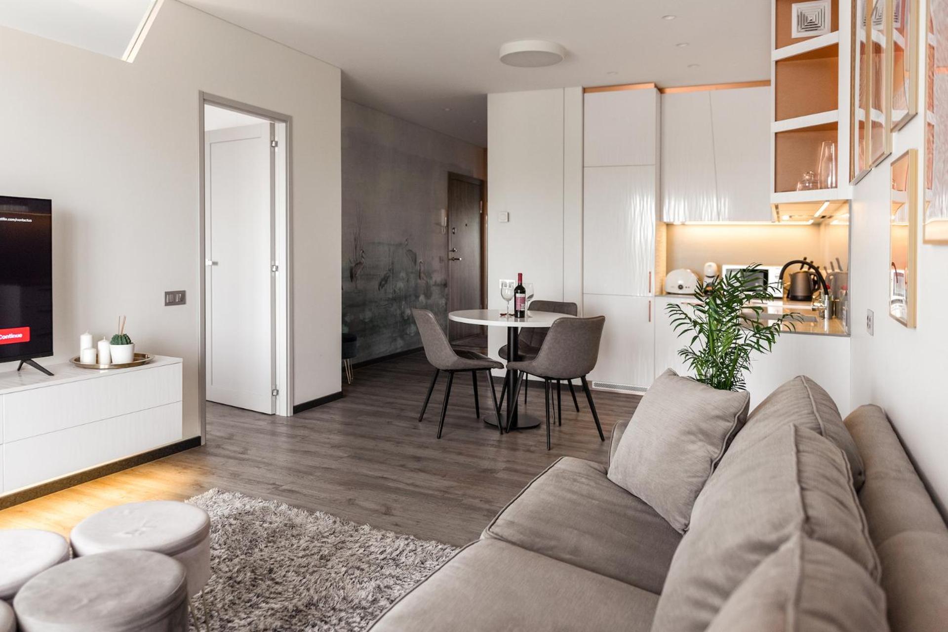 Bright Kaunas Apartment With Castle View Buitenkant foto