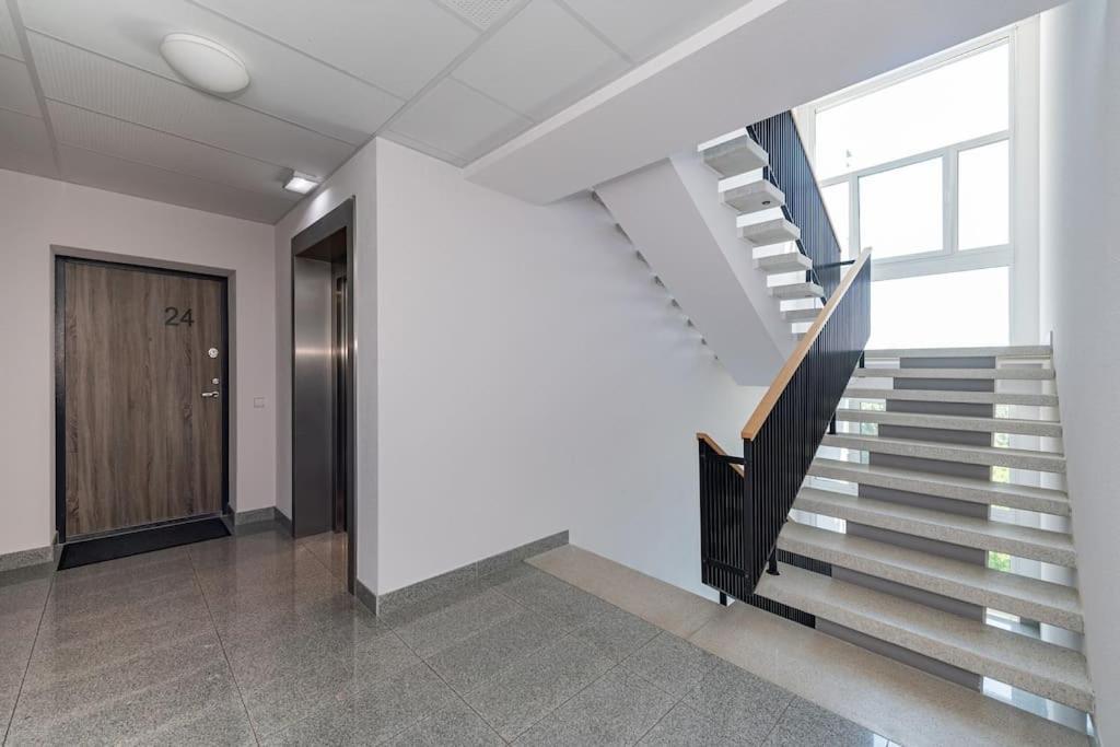 Bright Kaunas Apartment With Castle View Buitenkant foto